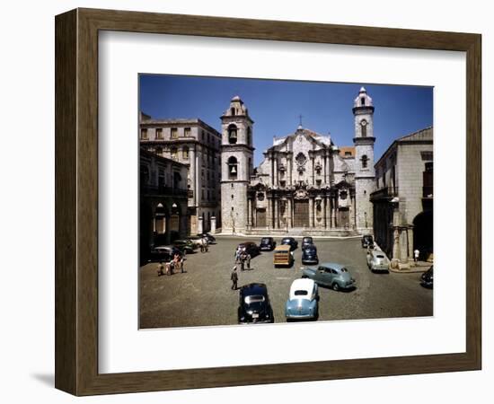 December 1946: Street Scene in Front of Columbus Cathedral in Havana, Cuba-Eliot Elisofon-Framed Photographic Print