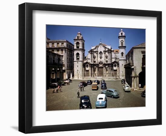 December 1946: Street Scene in Front of Columbus Cathedral in Havana, Cuba-Eliot Elisofon-Framed Photographic Print