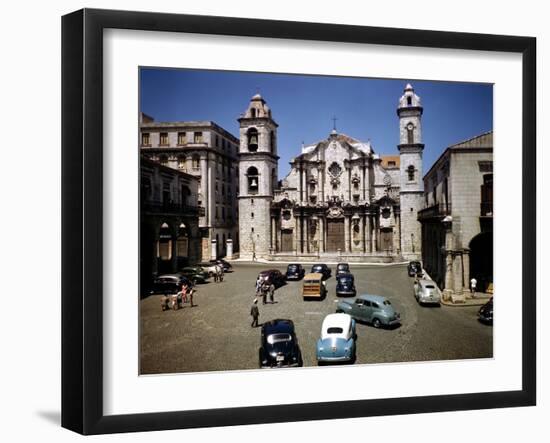 December 1946: Street Scene in Front of Columbus Cathedral in Havana, Cuba-Eliot Elisofon-Framed Photographic Print