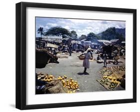 December 1946: Vendors at an Open Air Market at Petionville, Haiti-Eliot Elisofon-Framed Photographic Print