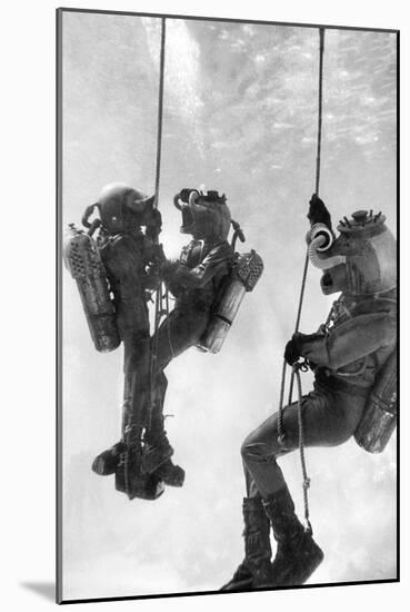 Deep Sea Divers-Science Source-Mounted Giclee Print