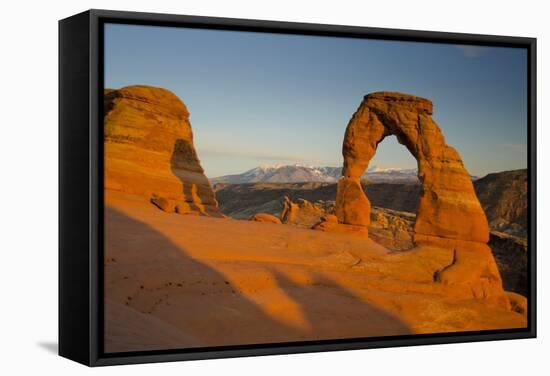 Delicate Arch, Arches National Park, Utah, USA-Roddy Scheer-Framed Stretched Canvas