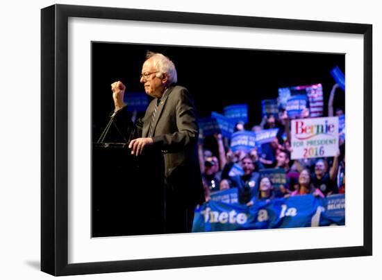 DEM 2016 Sanders-Jacquelyn Martin-Framed Photographic Print