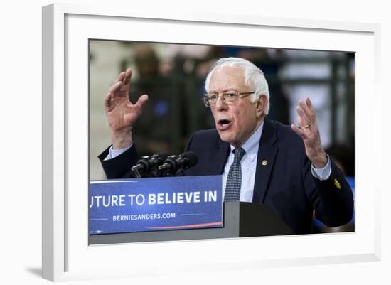 DEM 2016 Sanders-Jacquelyn Martin-Framed Photographic Print