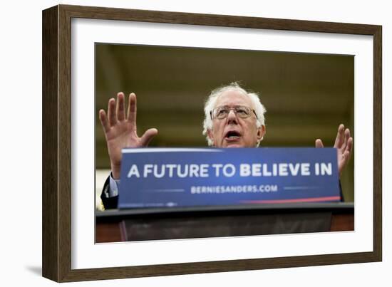 DEM 2016 Sanders-Jacquelyn Martin-Framed Photographic Print