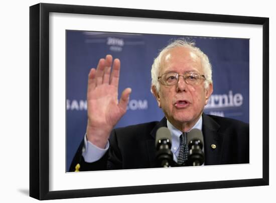 DEM 2016 Sanders-Jacquelyn Martin-Framed Photographic Print