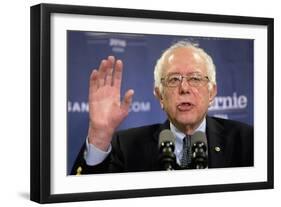 DEM 2016 Sanders-Jacquelyn Martin-Framed Photographic Print