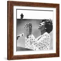 Democratic Presidential Candidate Shirley Chisholm Addresses Students at Cal State at Long Beach-null-Framed Photo