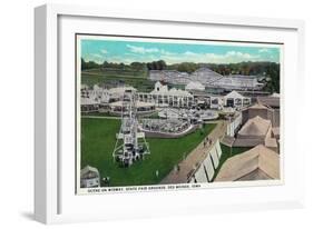 Des Moines, Iowa - State Fair Grounds; Midway Scene-Lantern Press-Framed Art Print