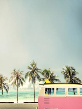 Surf Bus Pink by Design Fabrikken