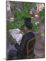 Desire Dihau (Reading a Newspaper in the Garden), 1890-Henri de Toulouse-Lautrec-Mounted Giclee Print