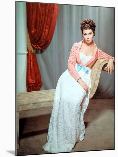 Desiree by Henry Koster with Jean Simmons, 1954 (photo)-null-Mounted Photo