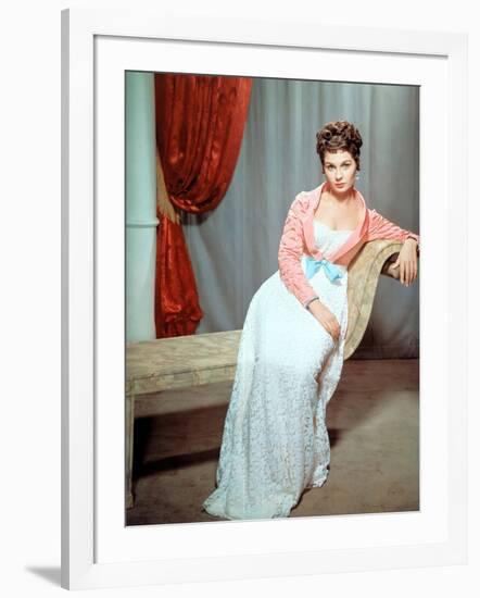 Desiree by Henry Koster with Jean Simmons, 1954 (photo)-null-Framed Photo