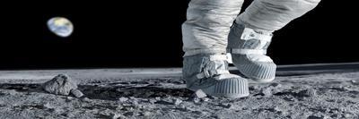 Astronaut Walking on the Moon-Detlev Van Ravenswaay-Photographic Print