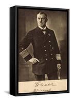 Deutscher Admiral Scheer, Standbild in Uniform-null-Framed Stretched Canvas