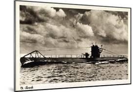 Deutsches U Boot Beim Auftauchen in Fahrt Auf See-null-Mounted Giclee Print