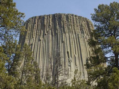 https://imgc.allpostersimages.com/img/posters/devils-tower-national-monument-east-wyoming-usa_u-L-P86QO00.jpg?artPerspective=n