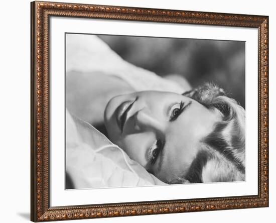DIAL M FOR MURDER, 1954 directed by ALFRED HITCHCOCK Grace Kelly (b/w photo)-null-Framed Photo