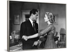 DIAL M FOR MURDER, 1954 directed by ALFRED HITCHCOCK Robert Cummings and Grace Kelly (b/w photo)-null-Framed Photo