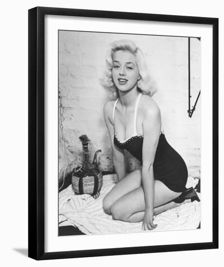 Diana Dors-null-Framed Photo