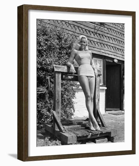 Diana Dors-null-Framed Photo