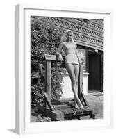 Diana Dors-null-Framed Photo