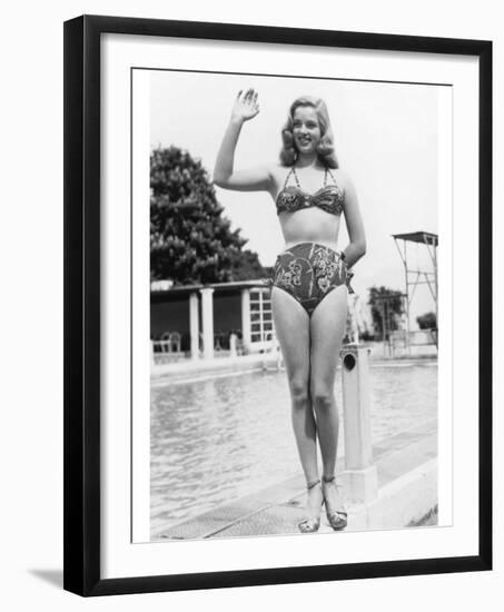 Diana Dors-null-Framed Photo