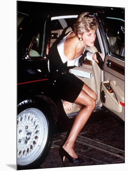 Diana Princess of Wales June 1997. One of the Dresses to Be Autioned in New York-null-Mounted Photographic Print