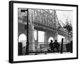 Diane Keaton and Woody Allen MANHATTAN, 1979 directed by Woody Allen (b/w photo)-null-Framed Photo