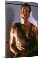 DIE HARD, 1988 directed by JOHN Mc TIERNAN Bruce Willis (photo)-null-Mounted Photo