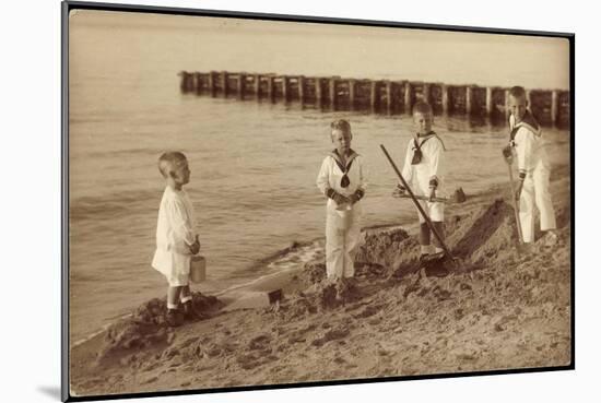 Die Vier Kronprinzen Am Strand,Sandburgenbau,Preußen-null-Mounted Giclee Print