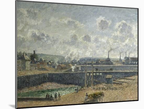 Dieppe, bassin Duquesne à marée basse-Camille Pissarro-Mounted Giclee Print