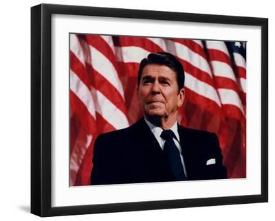 ‘Digitally Restored Vector Photo of President Ronald Reagan in Front of