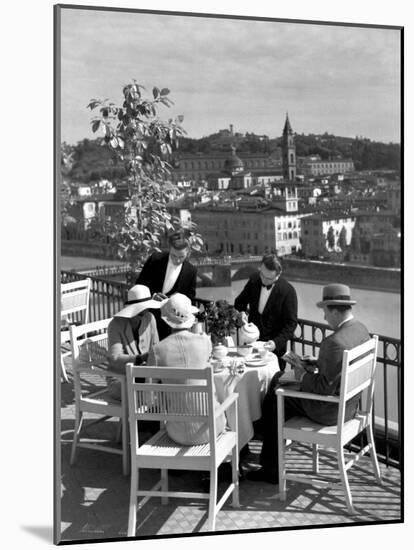 Dining Outside at Restaurant on Roof of Excelsior Hotel-Alfred Eisenstaedt-Mounted Photographic Print