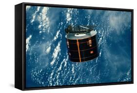 Discovery Satellite in Orbit-null-Framed Stretched Canvas