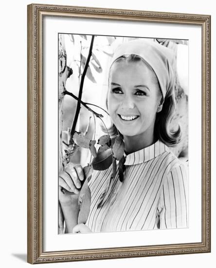 Divorce American Style, Debbie Reynolds, 1967-null-Framed Photo