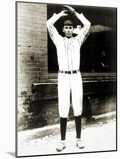 Dizzy Dean (1911-1974)-null-Mounted Giclee Print