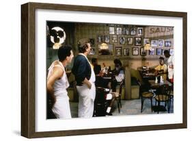 DO THE RIGHT THING de SpikeLee avec John Turturro, Danny Aiello, Giancarlo Esposito et Spike Lee, 1-null-Framed Photo