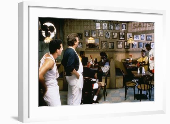 DO THE RIGHT THING de SpikeLee avec John Turturro, Danny Aiello, Giancarlo Esposito et Spike Lee, 1-null-Framed Photo