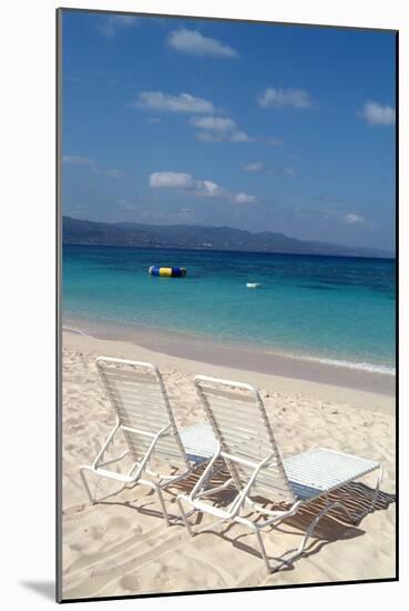 Doctor's Cave Beach, Montego Bay, Jamaica-Natalie Tepper-Mounted Photo