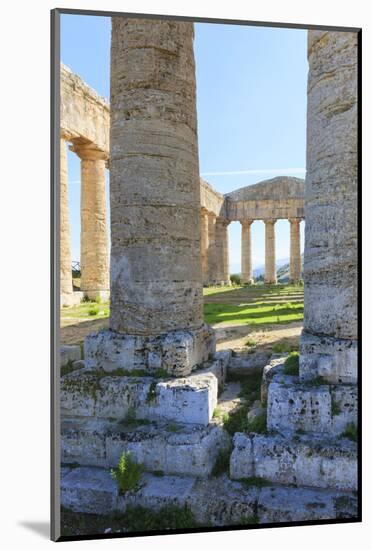 Dorian Temple of Segesta. 5th Century BC. Sicily, Italy-Tom Norring-Mounted Photographic Print