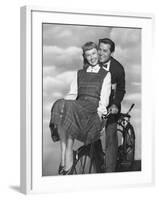 Doris Day, Gordon Macrae, On Moonlight Bay, 1951-null-Framed Photographic Print