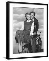 Doris Day, Gordon Macrae, On Moonlight Bay, 1951-null-Framed Photographic Print
