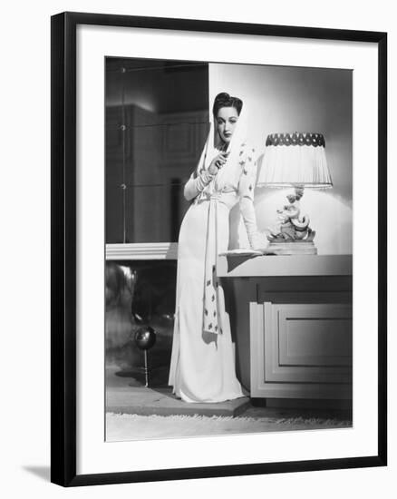 Dorothy Lamour, Caught in the Draft, 1941-null-Framed Photographic Print