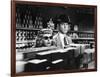 DOUBLE INDEMNITY, 1944 directed by BILLY WILDER Barbara Stanwyck and Fred McMurray (b/w photo)-null-Framed Photo