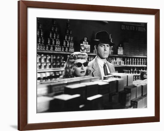 DOUBLE INDEMNITY, 1944 directed by BILLY WILDER Barbara Stanwyck and Fred McMurray (b/w photo)-null-Framed Photo