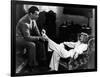 DOUBLE INDEMNITY, 1944 directed by BILLY WILDER Fred MacMurray and Barbara Stanwyck (b/w photo)-null-Framed Photo