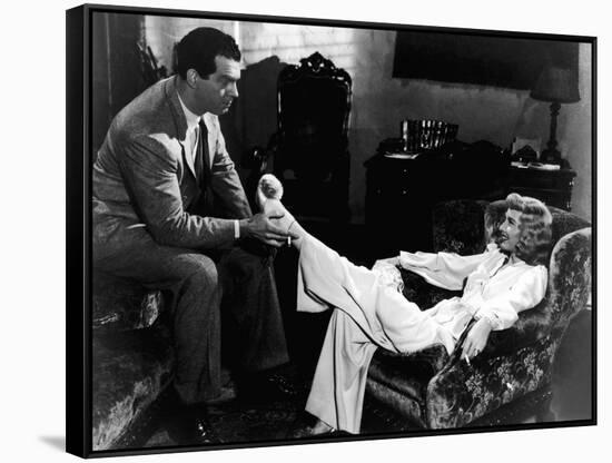 DOUBLE INDEMNITY, 1944 directed by BILLY WILDER Fred MacMurray and Barbara Stanwyck (b/w photo)-null-Framed Stretched Canvas