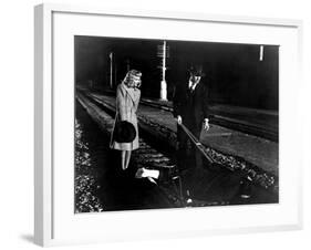 Double Indemnity, Barbara Stanwyck, Fred MacMurray, 1944-null-Framed Photo