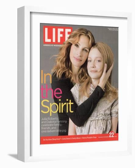 Double Portrait of Actors Julia Roberts and Dakota Fanning, December 22, 2006-Brigitte Lacombe-Framed Photographic Print